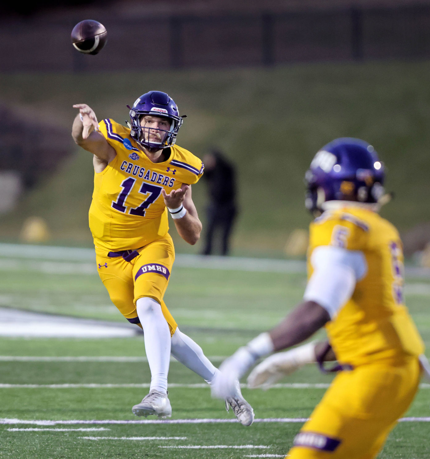 JVG_211213_UWFB06